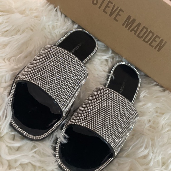 Sandals - Picture 3 of 4